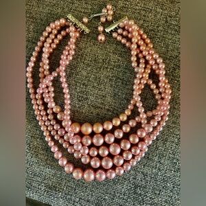 Vintage pink pearl necklace
